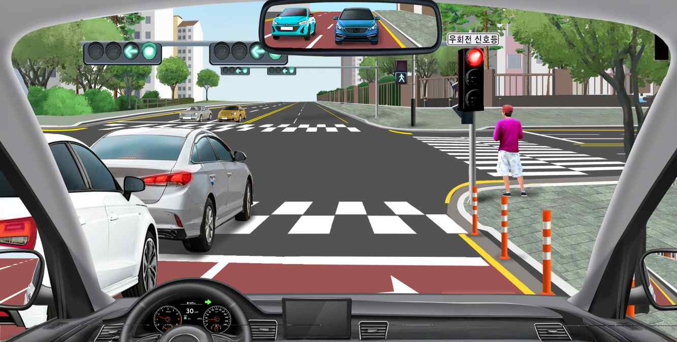 다음 상황에서 우회전하고자 할 때 가장 안전한 운전방법 2가지는?